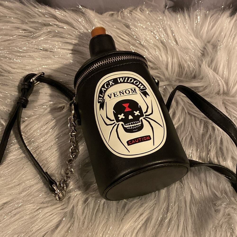BNWT MAD ENGINE Halloween Black Widow Venom Potion Bottle Crossbody Bag